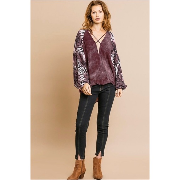 Tiger Stripes Strappy Front Hi-Lo Top - Picture 7 of 9